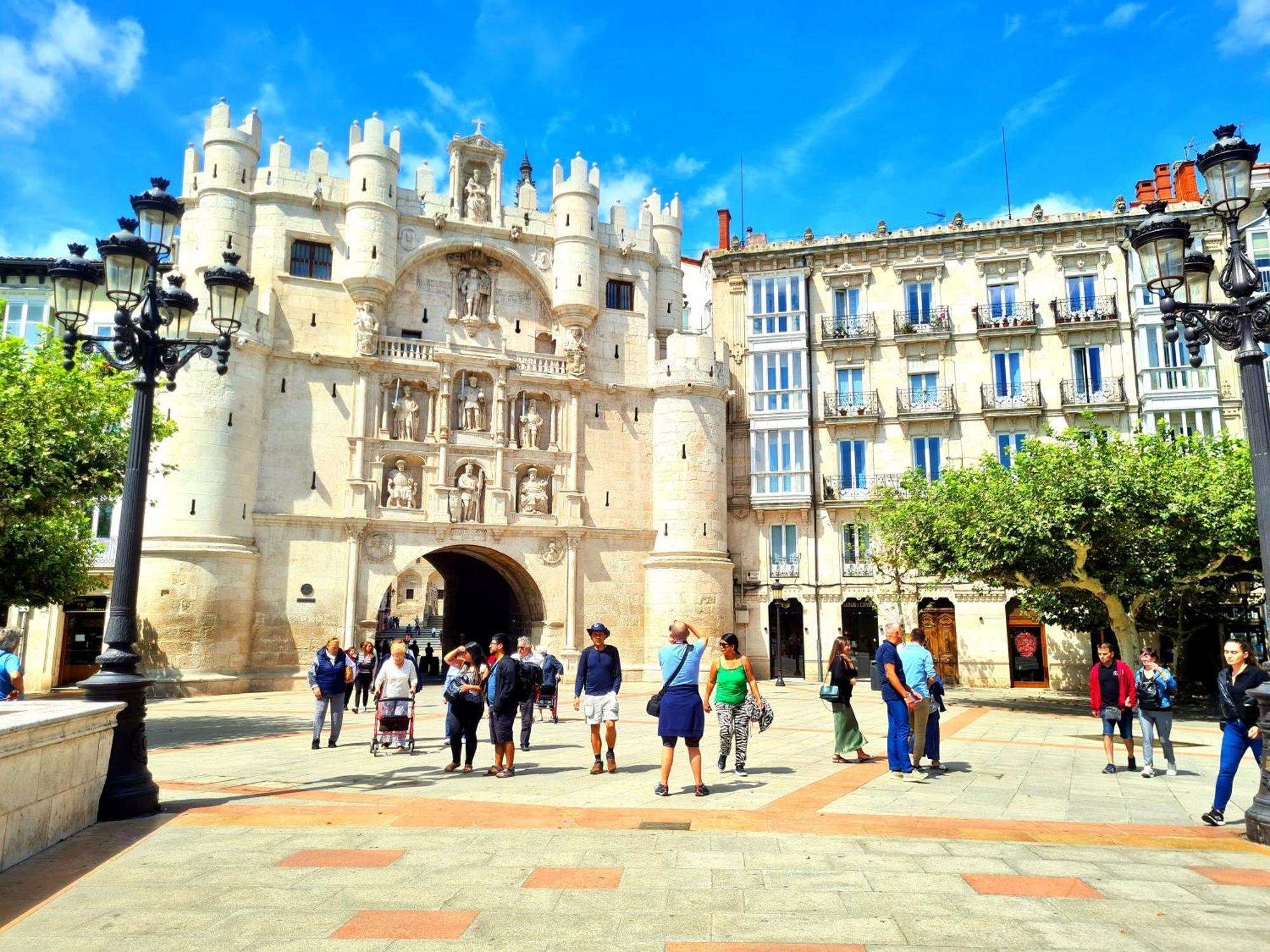 Urban Burgos Hotel Exterior foto